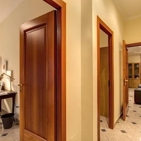 阿莫若马度假屋 *